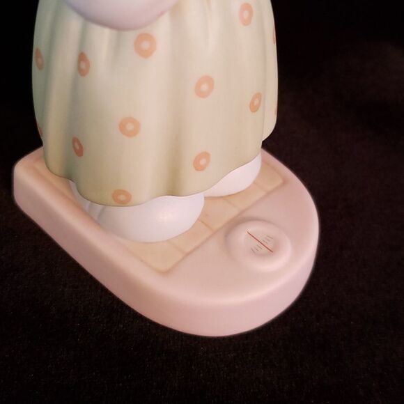 Vintage Precious Moments Porcelain Figurine 1999 "I'll Weight For You" #521469 - Picture 6 of 8